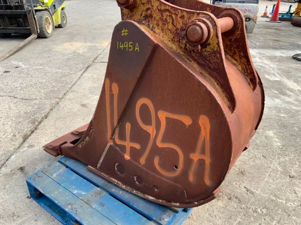 24"  LEMAC DIGGING BUCKET...70mm PINS.......1495A. 346781177