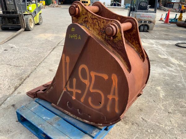 24"  LEMAC DIGGING BUCKET...70mm PINS.......1495A. 346781172