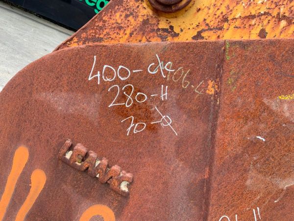 24"  LEMAC DIGGING BUCKET...70mm PINS.......1495A. 346781184