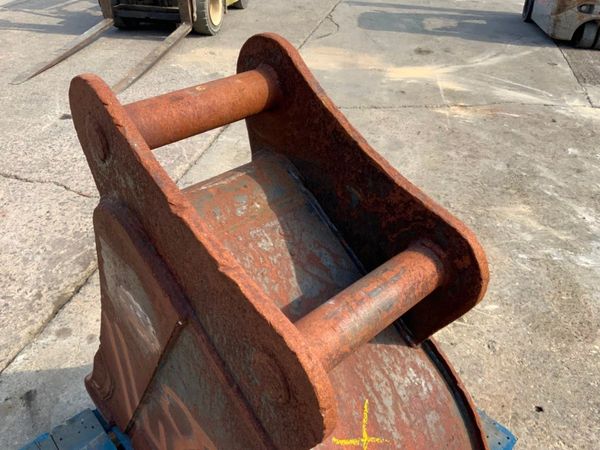 16" DIGGING BUCKET........70mm PINS.........1488a 346781570