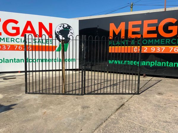 13ft x 77"  BOW TOP ENTRANCE GATES.........1617. 346906795