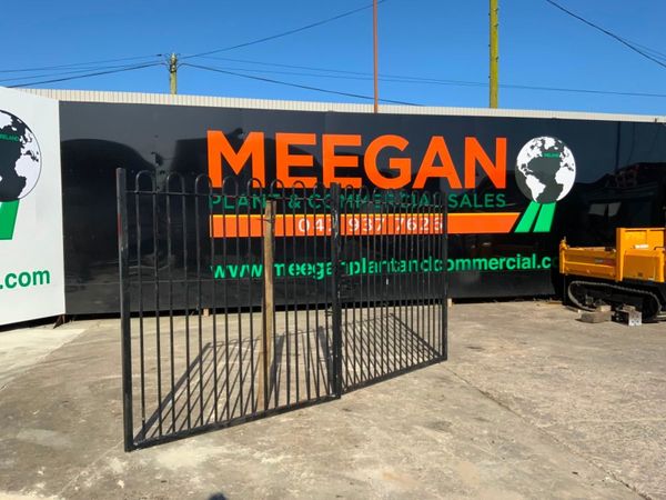 13ft x 77"  BOW TOP ENTRANCE GATES.........1617. 346906796