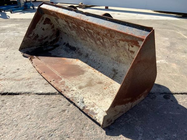 90" STRICKLAND MANITOU LOADER BUCKET....627p. 347216275