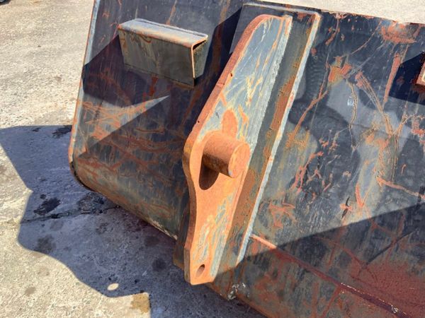 90" STRICKLAND MANITOU LOADER BUCKET....627p. 347216279