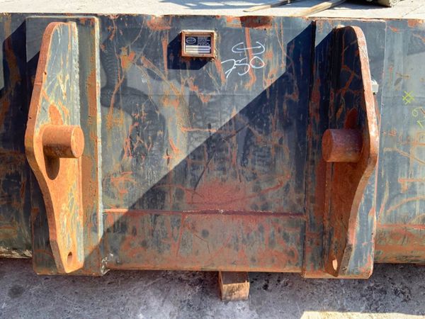90" STRICKLAND MANITOU LOADER BUCKET....627p. 347216280