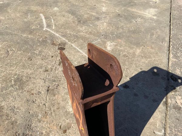 9"  DRAINAGE BUCKET.........50mm PINS......1467 347216517