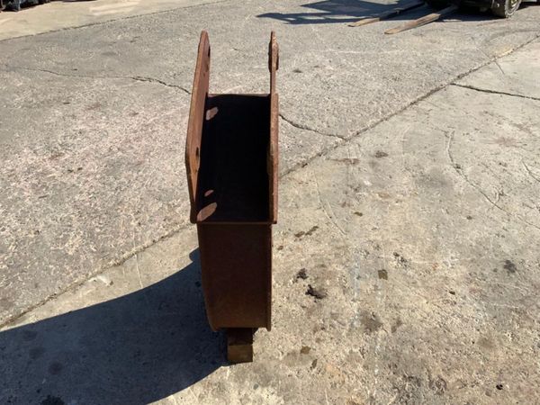 9"  DRAINAGE BUCKET.........50mm PINS......1467 347216520