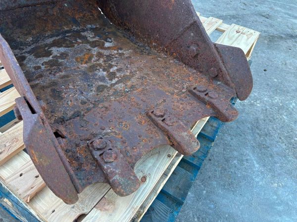 24" DIGGING BUCKET ... 45MM ...3CX ... 1473 347247017