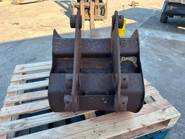 24" DIGGING BUCKET ... 45MM ...3CX ... 1473 347247025