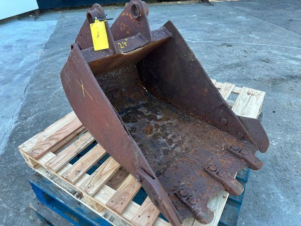 24" DIGGING BUCKET ... 45MM ...3CX ... 1473 347247032