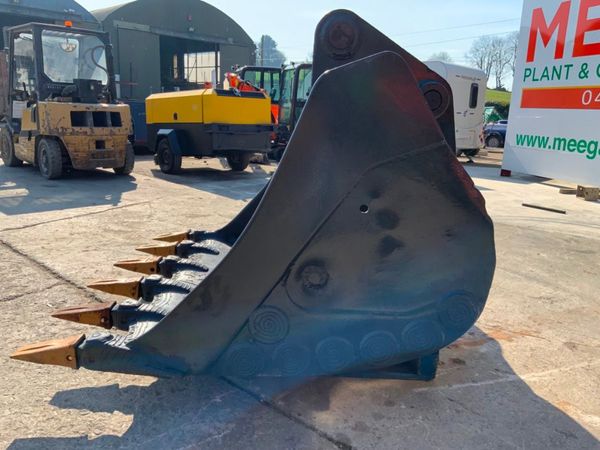 72"  DIGGING BUCKET.........90mm PINS..1521. 347359977