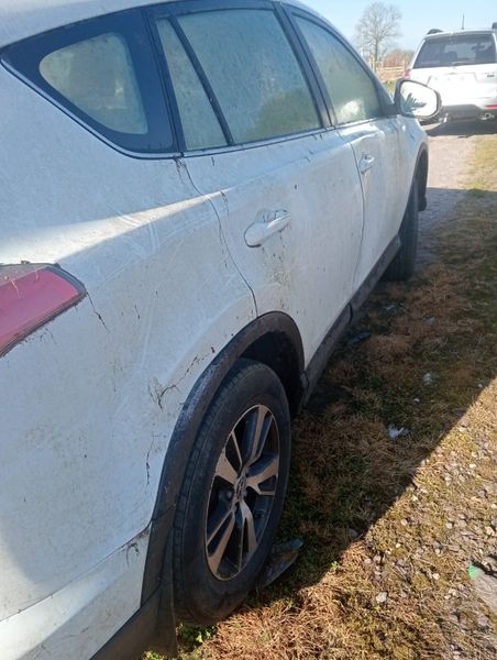 17 Toyota RAV4 parts 347366504