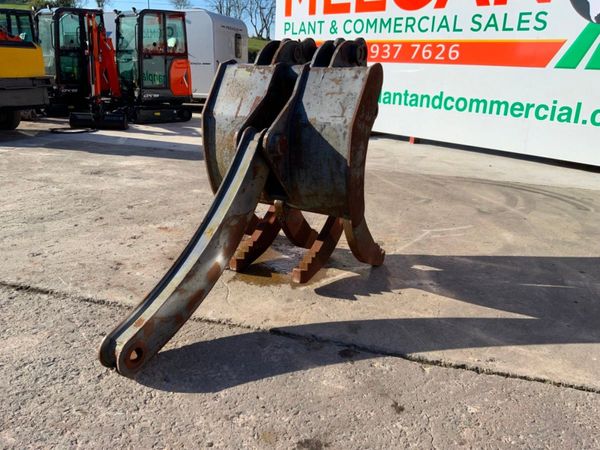 FIVE TYNE MANUAL GRAPPLE.......80mm PINS....1395. 347360171