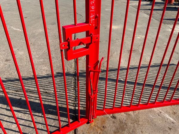 BOW TOP ENTRANCE GATES & SIDE PANELS....1629. 347388514