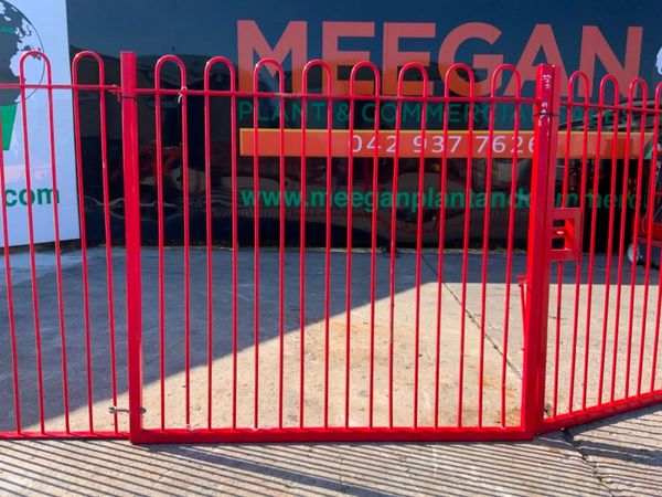 BOW TOP ENTRANCE GATES & SIDE PANELS....1629. 347388513