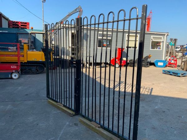 3.0mts GALVANISED/ COATED ENTRANCE GATES..1900 347394365