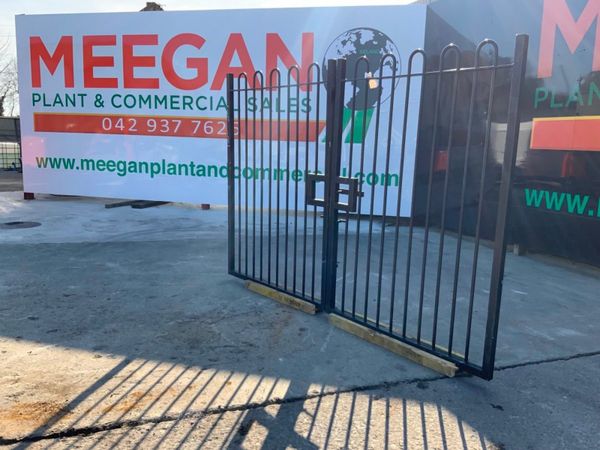 3.0mts x 1950mm BOW TOP ENTRANCE GATES. 347391955