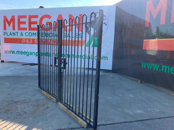 3.0mts x 1950mm BOW TOP ENTRANCE GATES. 347391962