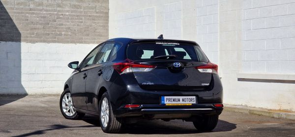 Toyota Auris Luna Automatic Hybrid AA Approved 347432952