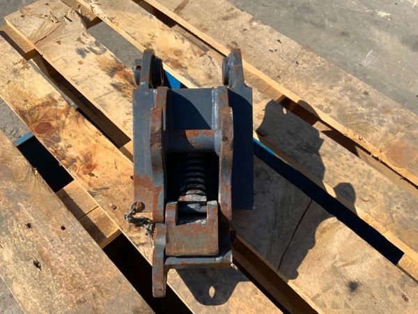 DOUBLE LOCKING QUICK HITCH..30mm PINS....1496. 347708894
