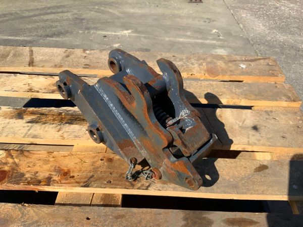 DOUBLE LOCKING QUICK HITCH..30mm PINS....1496. 347708895
