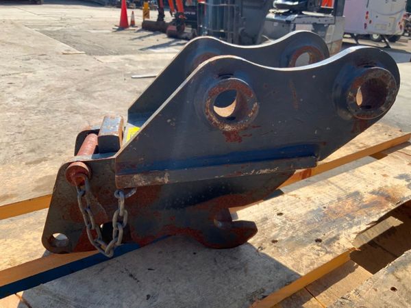 DOUBLE LOCKING QUICK HITCH..30mm PINS....1496. 347708896