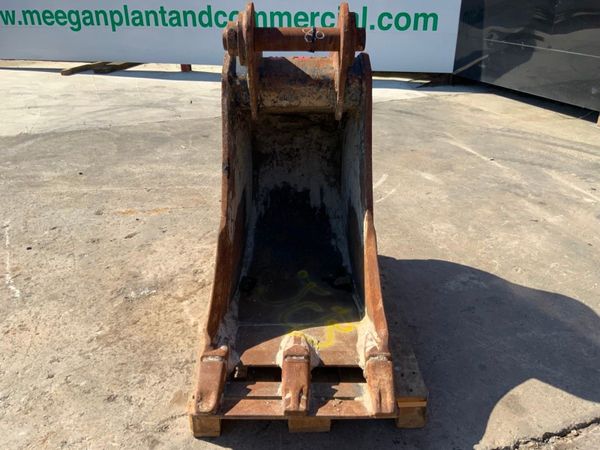 24" JCB DIGGING BUCKET....80mm PINS.......1537t. 347709028