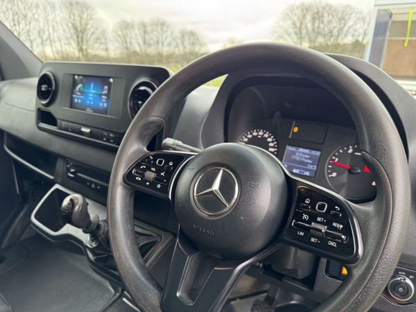 5.2m 2020 MERCEDES-BENZ SPRINTER DROPWELL 347720512