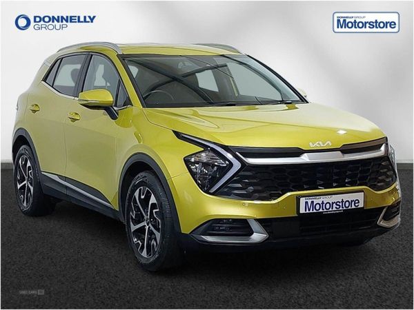 Yellow Kia Sportage 2023null