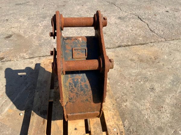 12" STRICKLAND BUCKET...60mm PINS.....1600t. 347900763