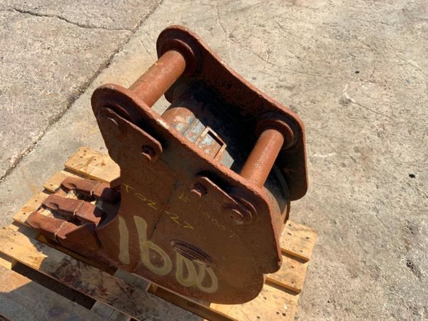 12" STRICKLAND BUCKET...60mm PINS.....1600t. 347900770