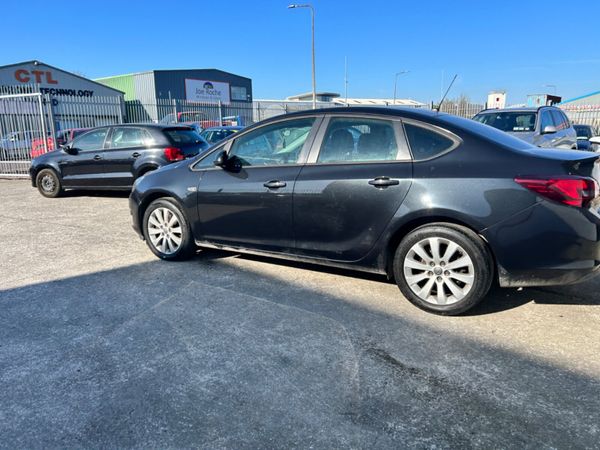 Opel Astra 2015 347922496