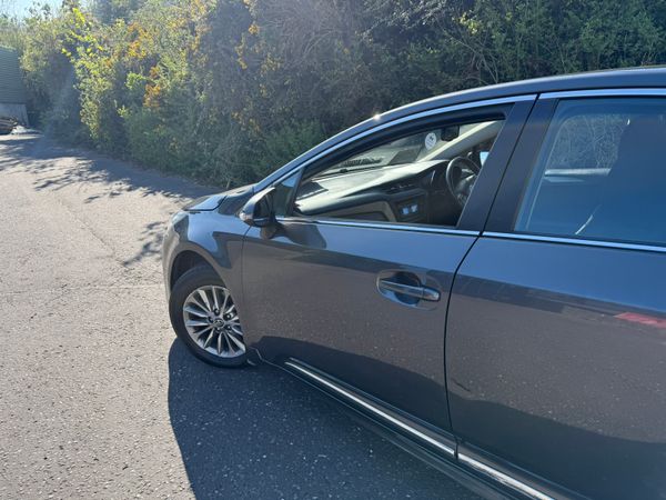 Avensis 347968530