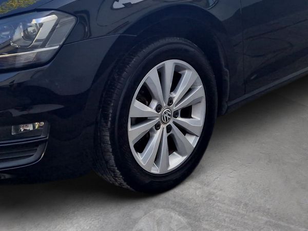 VW Golf 347983025