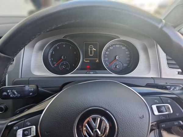 VW Golf 347983023