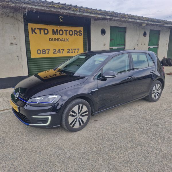 Volkswagen Golf 2019 348064296