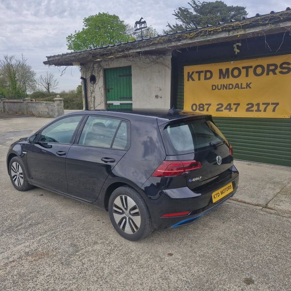 Volkswagen Golf 2019 348064299