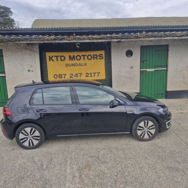 Volkswagen Golf 2019 348064301
