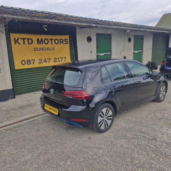 Volkswagen Golf 2019 348064302