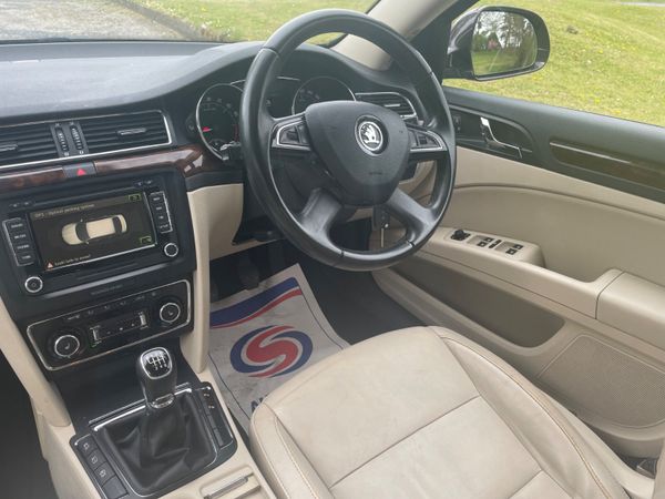 Skoda Superb 2015 , cream leather , high spec 348202460