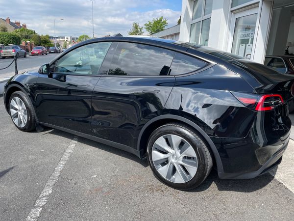 Tesla Model Y 2023 348348284