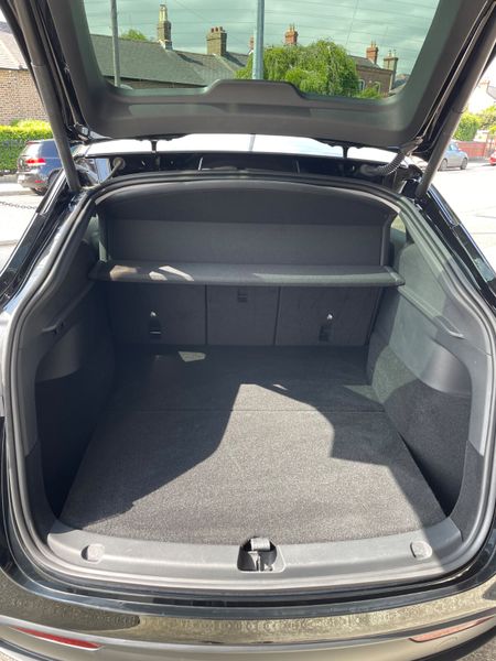 Tesla Model Y 2023 348348289