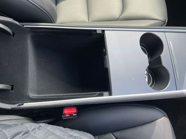 Tesla Model Y 2023 348348298
