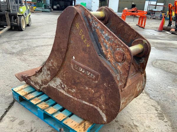 24" VOLVO SCOOP TYPE BUCKET.....80mm PINS...562 348342455
