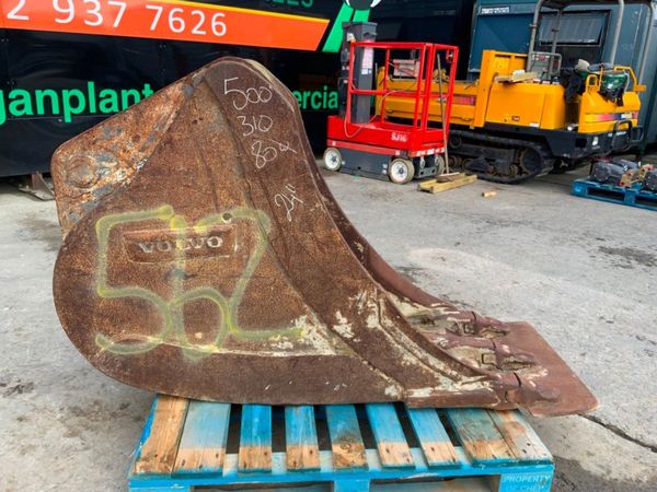 24" VOLVO SCOOP TYPE BUCKET.....80mm PINS...562 348342451