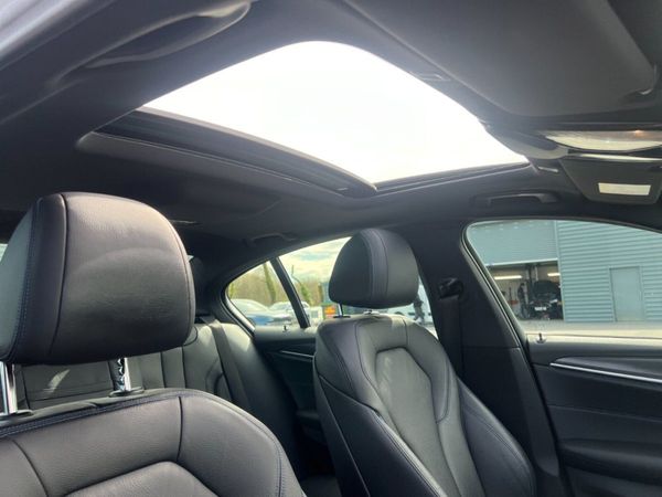 2022 (222) BMW 530E M Sport PHEV - Sunroof 348350101