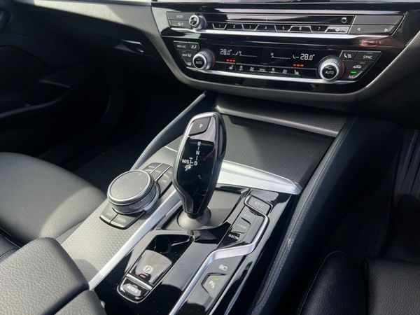 2022 (222) BMW 530E M Sport PHEV - Sunroof 348350116