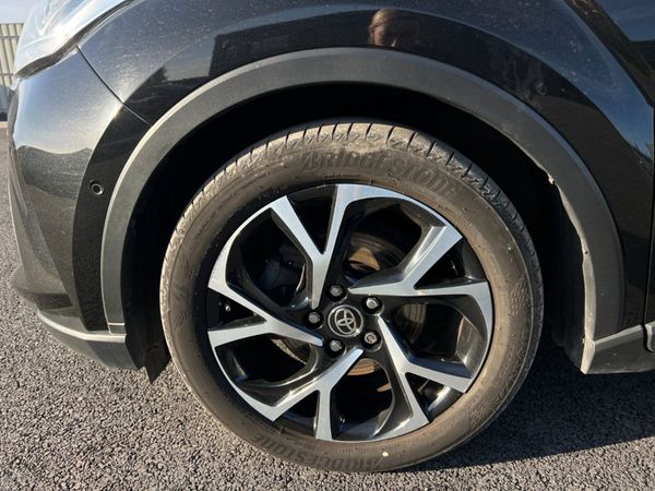 2020 Toyota CH-R Design 2.0 CVT HEV 348350244