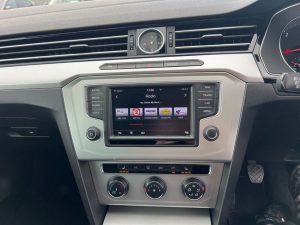 2016 Volkswagen Passat SE Business 2.0 TDI BMT Est 348350452