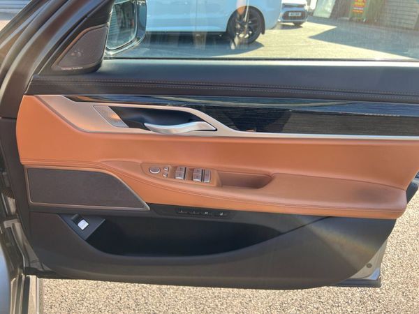 2020 (202) BMW 7 Series  745E M Sport Auto - Sunro 348350578
